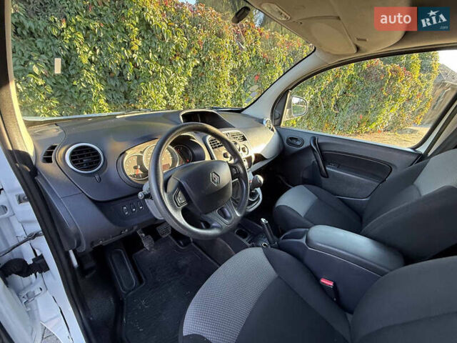 Белый Рено Кенгу, объемом двигателя 1.5 л и пробегом 193 тыс. км за 10999 $, фото 41 на Automoto.ua