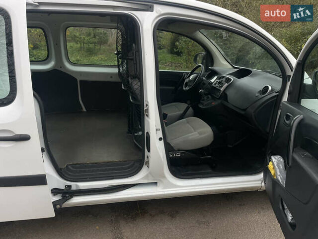 Білий Рено Кєнгу, об'ємом двигуна 1.5 л та пробігом 86 тис. км за 10700 $, фото 12 на Automoto.ua