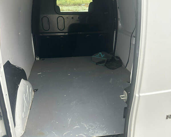 Белый Рено Кенгу, объемом двигателя 0 л и пробегом 69 тыс. км за 11111 $, фото 13 на Automoto.ua