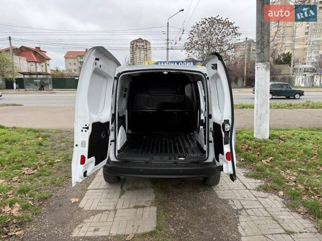 Белый Рено Кенгу, объемом двигателя 15 л и пробегом 195 тыс. км за 11500 $, фото 30 на Automoto.ua