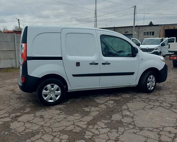 Белый Рено Кенгу, объемом двигателя 1.5 л и пробегом 187 тыс. км за 10900 $, фото 1 на Automoto.ua