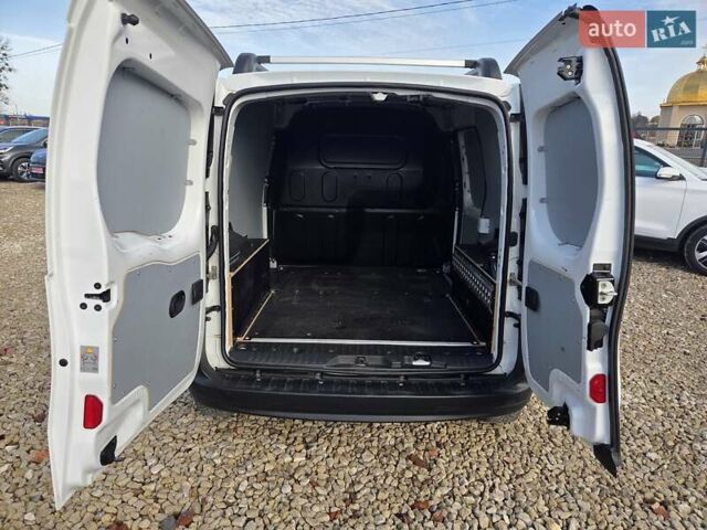 Белый Рено Кенгу, объемом двигателя 1.5 л и пробегом 199 тыс. км за 10450 $, фото 21 на Automoto.ua