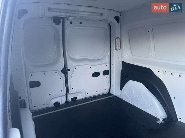 Белый Рено Кенгу, объемом двигателя 0 л и пробегом 110 тыс. км за 13300 $, фото 20 на Automoto.ua