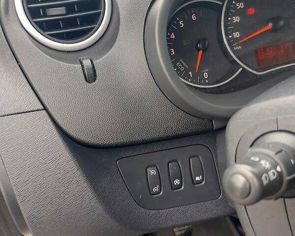 Белый Рено Кенгу, объемом двигателя 1.5 л и пробегом 187 тыс. км за 10900 $, фото 34 на Automoto.ua