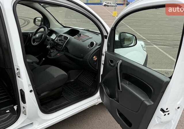 Білий Рено Кєнгу, об'ємом двигуна 1.5 л та пробігом 176 тис. км за 12200 $, фото 12 на Automoto.ua