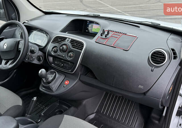 Білий Рено Кєнгу, об'ємом двигуна 1.5 л та пробігом 176 тис. км за 12200 $, фото 14 на Automoto.ua