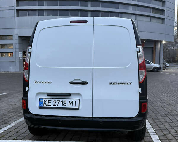 Белый Рено Кенгу, объемом двигателя 1.46 л и пробегом 253 тыс. км за 12500 $, фото 3 на Automoto.ua