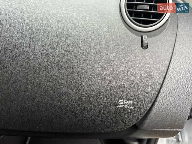 Белый Рено Кенгу, объемом двигателя 0 л и пробегом 16 тыс. км за 12300 $, фото 68 на Automoto.ua