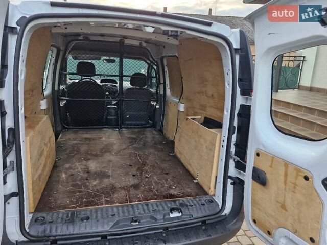 Белый Рено Кенгу, объемом двигателя 1.5 л и пробегом 207 тыс. км за 10800 $, фото 21 на Automoto.ua