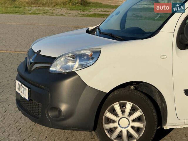 Белый Рено Кенгу, объемом двигателя 1.5 л и пробегом 193 тыс. км за 10999 $, фото 15 на Automoto.ua