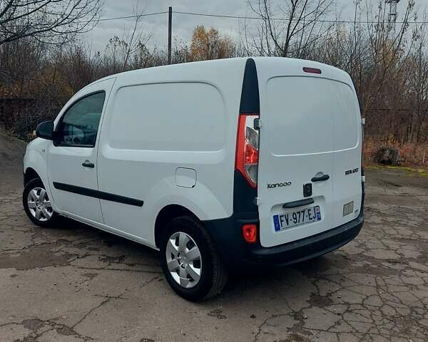 Белый Рено Кенгу, объемом двигателя 1.5 л и пробегом 187 тыс. км за 10900 $, фото 18 на Automoto.ua
