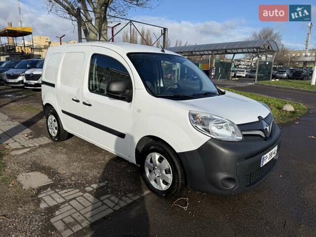 Белый Рено Кенгу, объемом двигателя 0 л и пробегом 190 тыс. км за 11999 $, фото 4 на Automoto.ua