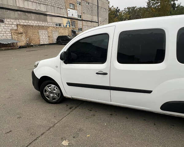 Белый Рено Кенгу, объемом двигателя 1.46 л и пробегом 57 тыс. км за 11999 $, фото 10 на Automoto.ua