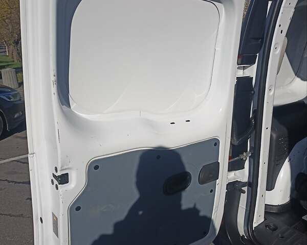 Белый Рено Кенгу, объемом двигателя 0 л и пробегом 4 тыс. км за 13300 $, фото 22 на Automoto.ua