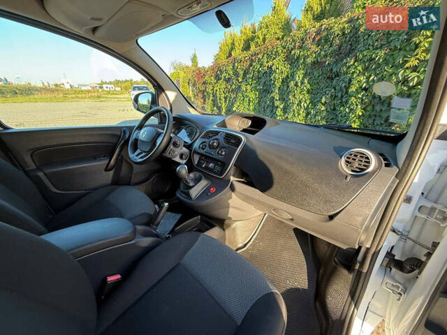 Белый Рено Кенгу, объемом двигателя 1.5 л и пробегом 193 тыс. км за 10999 $, фото 34 на Automoto.ua