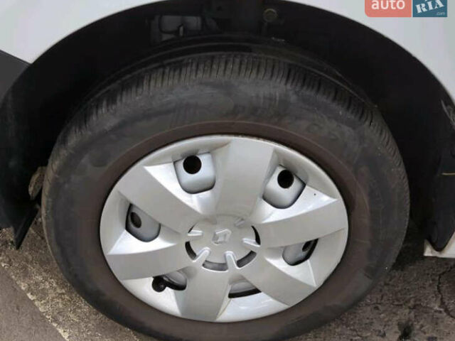 Белый Рено Кенгу, объемом двигателя 0 л и пробегом 45 тыс. км за 12900 $, фото 9 на Automoto.ua