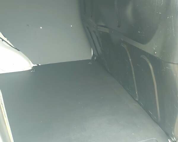 Белый Рено Кенгу, объемом двигателя 1.5 л и пробегом 187 тыс. км за 10900 $, фото 39 на Automoto.ua