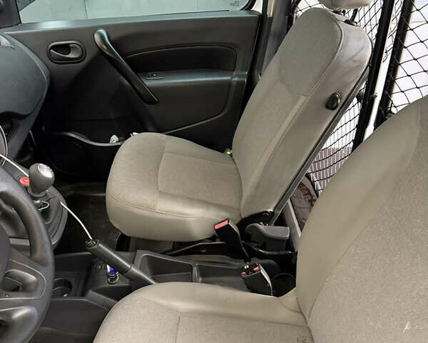 Белый Рено Кенгу, объемом двигателя 1.46 л и пробегом 57 тыс. км за 11999 $, фото 15 на Automoto.ua