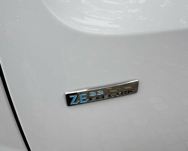 Белый Рено Кенгу, объемом двигателя 0 л и пробегом 26 тыс. км за 12700 $, фото 9 на Automoto.ua