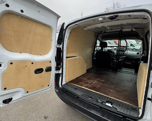 Белый Рено Кенгу, объемом двигателя 1.5 л и пробегом 192 тыс. км за 11700 $, фото 30 на Automoto.ua