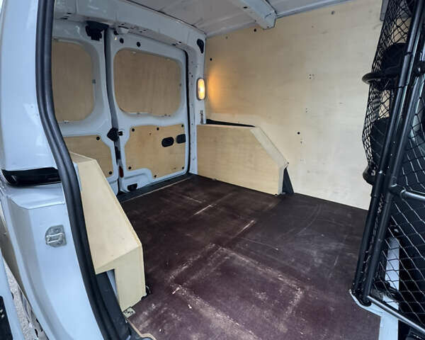 Белый Рено Кенгу, объемом двигателя 1.5 л и пробегом 192 тыс. км за 11700 $, фото 29 на Automoto.ua