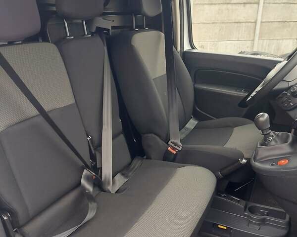 Белый Рено Кенгу, объемом двигателя 1.5 л и пробегом 187 тыс. км за 10900 $, фото 38 на Automoto.ua