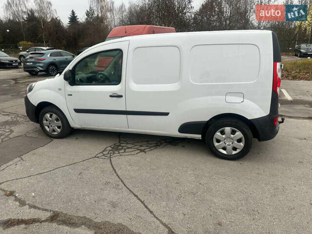 Белый Рено Кенгу, объемом двигателя 0 л и пробегом 69 тыс. км за 11111 $, фото 8 на Automoto.ua