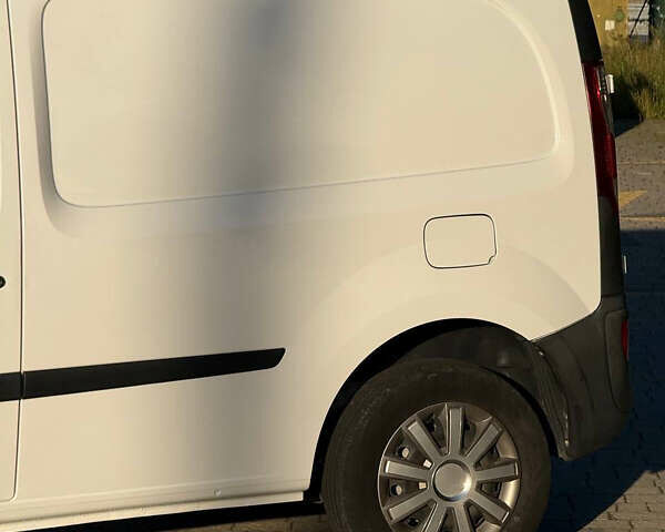 Белый Рено Кенгу, объемом двигателя 1.5 л и пробегом 193 тыс. км за 10999 $, фото 18 на Automoto.ua