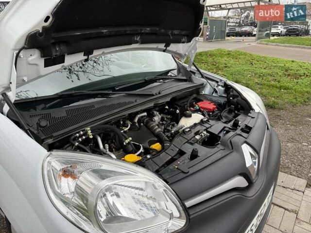 Белый Рено Кенгу, объемом двигателя 15 л и пробегом 195 тыс. км за 11500 $, фото 42 на Automoto.ua