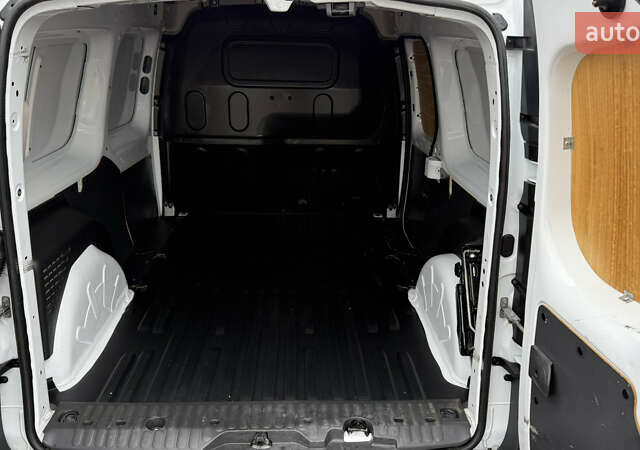 Білий Рено Кєнгу, об'ємом двигуна 1.5 л та пробігом 176 тис. км за 12200 $, фото 10 на Automoto.ua