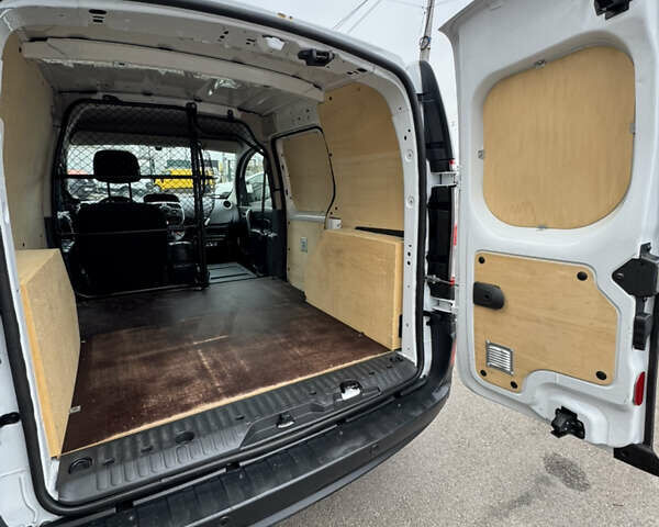 Белый Рено Кенгу, объемом двигателя 1.5 л и пробегом 192 тыс. км за 11700 $, фото 31 на Automoto.ua