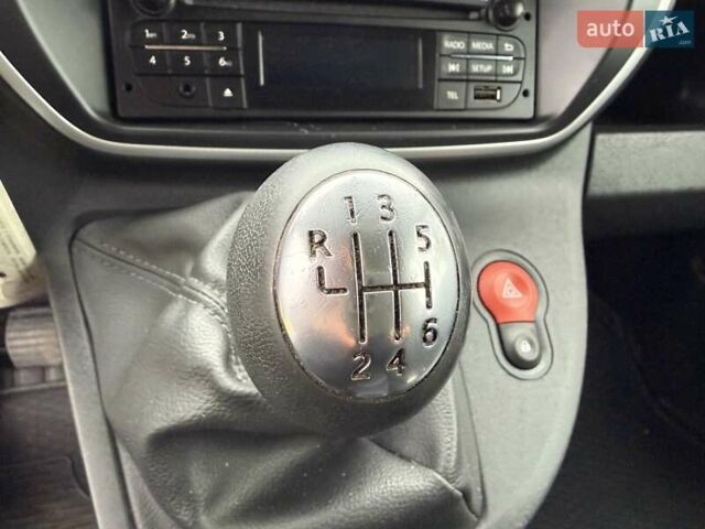 Белый Рено Кенгу, объемом двигателя 15 л и пробегом 195 тыс. км за 11500 $, фото 15 на Automoto.ua