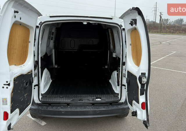 Білий Рено Кєнгу, об'ємом двигуна 1.5 л та пробігом 176 тис. км за 12200 $, фото 9 на Automoto.ua