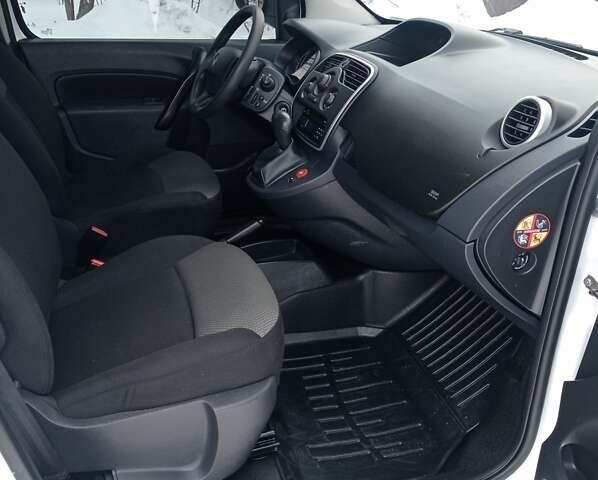 Белый Рено Кенгу, объемом двигателя 0 л и пробегом 106 тыс. км за 12500 $, фото 15 на Automoto.ua