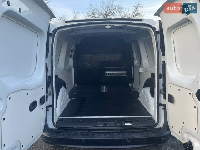 Белый Рено Кенгу, объемом двигателя 0 л и пробегом 110 тыс. км за 13300 $, фото 19 на Automoto.ua