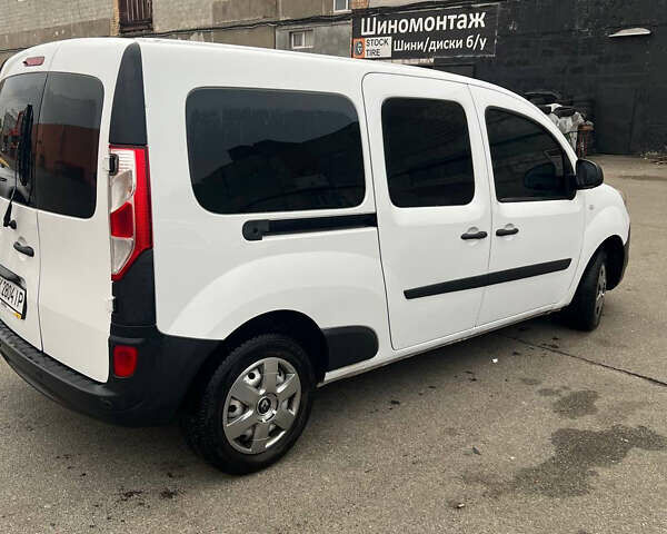 Белый Рено Кенгу, объемом двигателя 1.46 л и пробегом 57 тыс. км за 11999 $, фото 3 на Automoto.ua