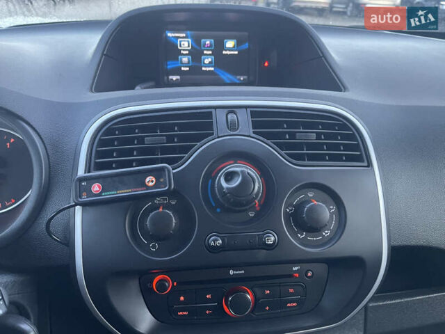 Белый Рено Кенгу, объемом двигателя 0 л и пробегом 110 тыс. км за 13300 $, фото 32 на Automoto.ua