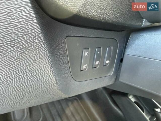 Белый Рено Кенгу, объемом двигателя 0 л и пробегом 190 тыс. км за 11999 $, фото 14 на Automoto.ua