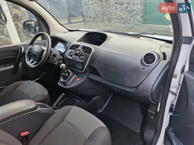 Белый Рено Кенгу, объемом двигателя 1.5 л и пробегом 207 тыс. км за 10800 $, фото 17 на Automoto.ua