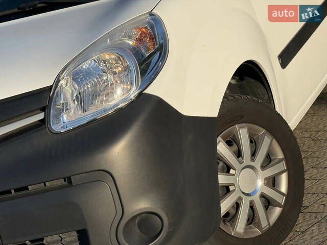 Белый Рено Кенгу, объемом двигателя 1.5 л и пробегом 193 тыс. км за 10999 $, фото 13 на Automoto.ua
