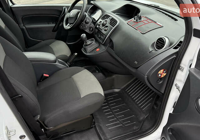 Білий Рено Кєнгу, об'ємом двигуна 1.5 л та пробігом 176 тис. км за 12200 $, фото 13 на Automoto.ua