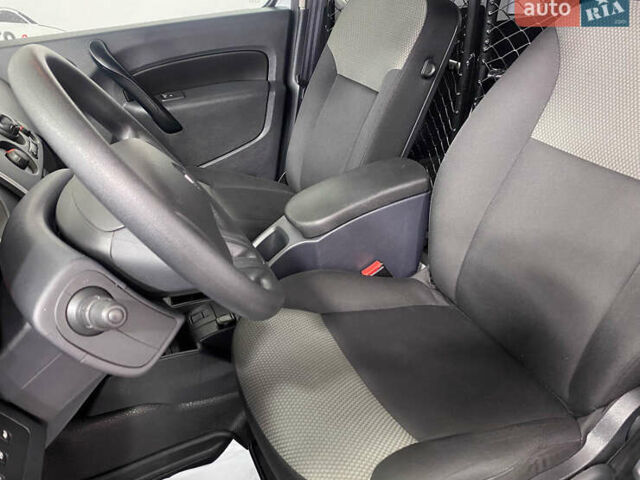 Белый Рено Кенгу, объемом двигателя 1.5 л и пробегом 166 тыс. км за 12250 $, фото 10 на Automoto.ua