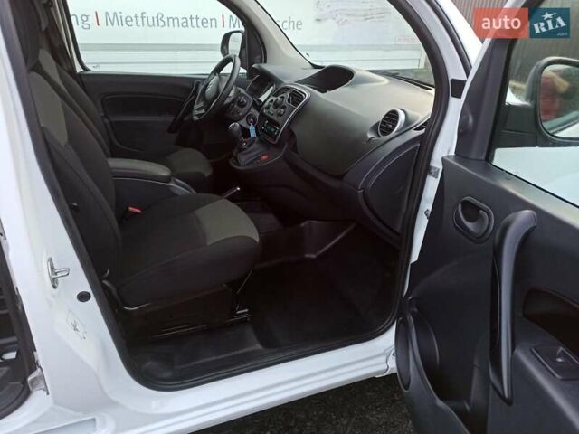 Белый Рено Кенгу, объемом двигателя 1.5 л и пробегом 158 тыс. км за 12590 $, фото 17 на Automoto.ua