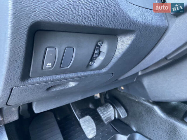 Белый Рено Кенгу, объемом двигателя 1.5 л и пробегом 187 тыс. км за 10499 $, фото 16 на Automoto.ua