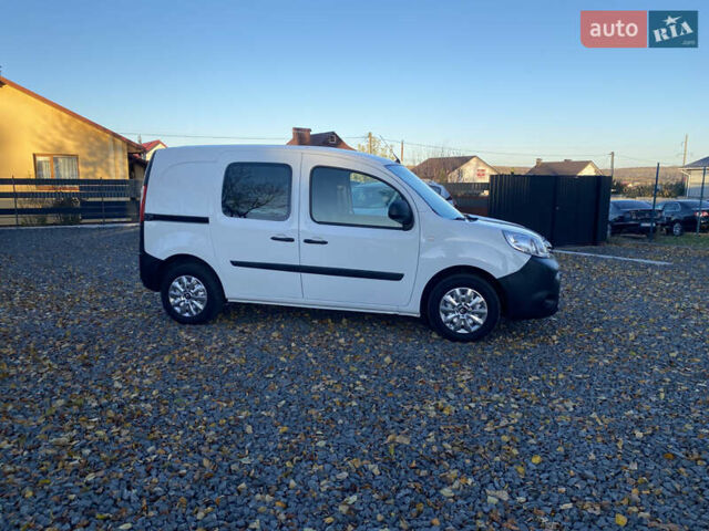 Белый Рено Кенгу, объемом двигателя 1.5 л и пробегом 187 тыс. км за 10499 $, фото 3 на Automoto.ua