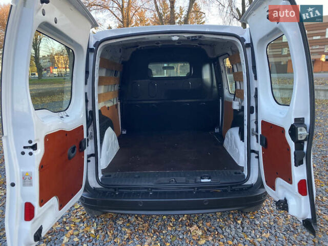 Белый Рено Кенгу, объемом двигателя 1.5 л и пробегом 187 тыс. км за 10499 $, фото 22 на Automoto.ua