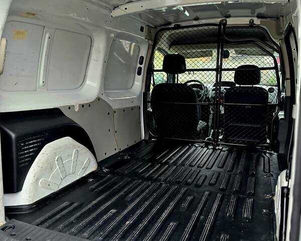 Білий Рено Кєнгу, об'ємом двигуна 1.5 л та пробігом 185 тис. км за 13600 $, фото 20 на Automoto.ua