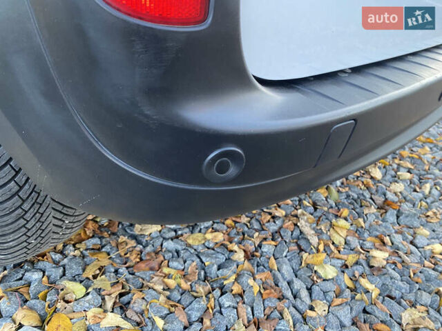 Белый Рено Кенгу, объемом двигателя 1.5 л и пробегом 187 тыс. км за 10499 $, фото 21 на Automoto.ua