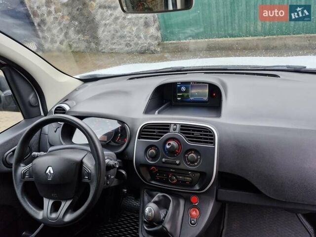 Белый Рено Кенгу, объемом двигателя 1.46 л и пробегом 69 тыс. км за 12300 $, фото 19 на Automoto.ua