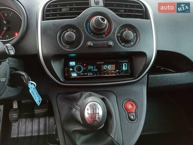 Белый Рено Кенгу, объемом двигателя 1.5 л и пробегом 158 тыс. км за 12590 $, фото 22 на Automoto.ua